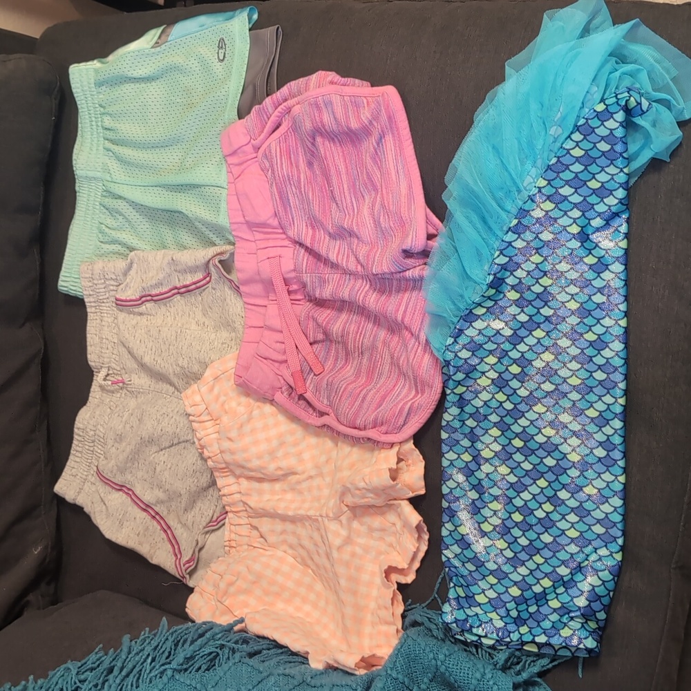 Girls shorts 10/ 12